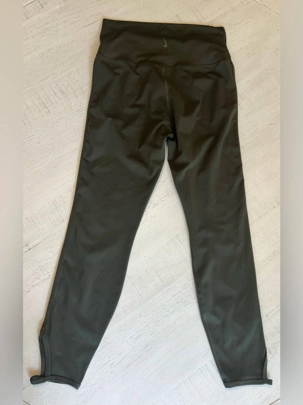 Nike Dri Fit Women’s Olive Green High Rise Cut Out Leggings - Picture 8 of 8